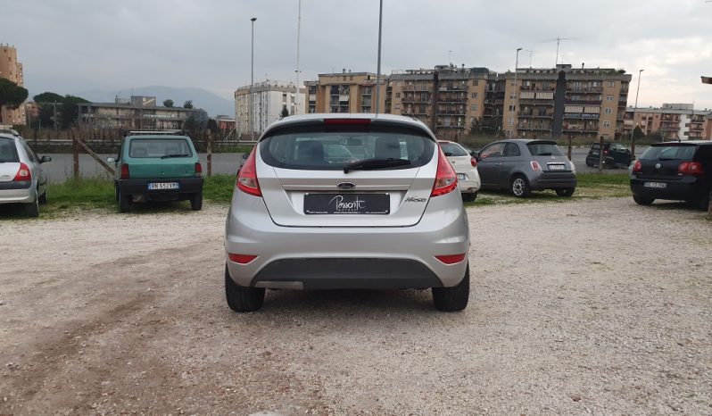 FORD FIESTA 1.2 16V BENZINA 2011 pieno